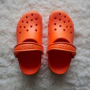 tangerine crocs